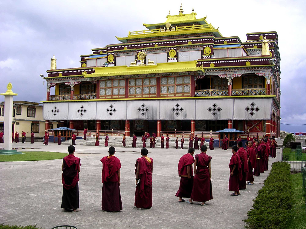 https://d3r8gwkgo0io6y.cloudfront.net/upload/Darjeeling 1.jpg